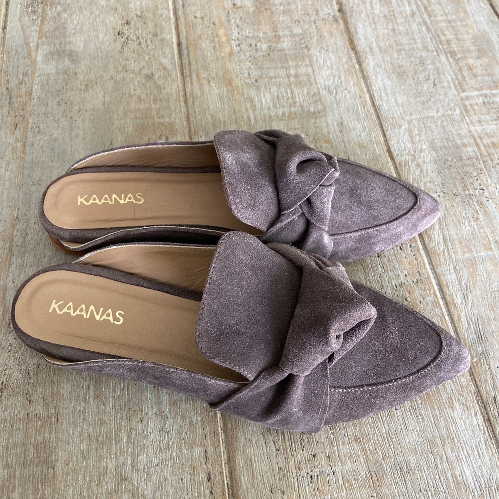 Kaanas Suede Slides w/ Bow - Size 7